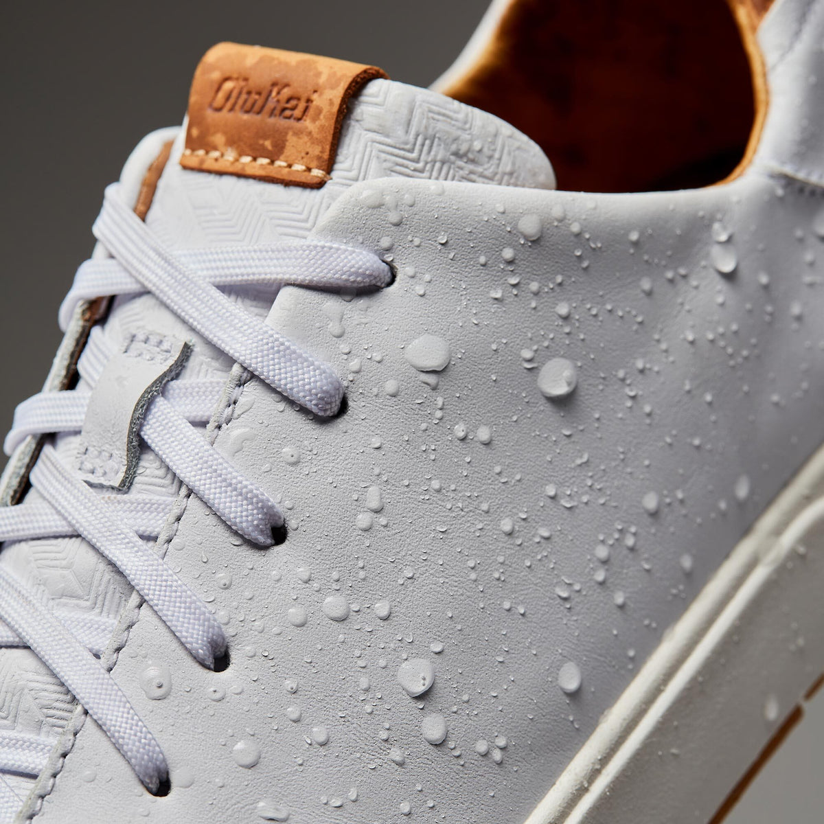 OluKai | Lae‘ahi Lī ‘Ili Men's Leather Sneakers - Bright White
