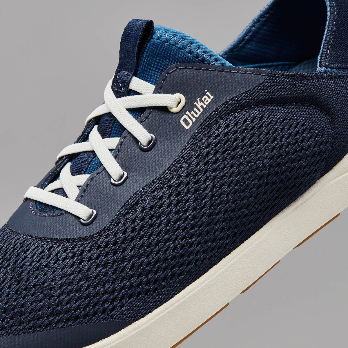 OluKai | Moku Pae Men's Boat Shoes - Trench Blue / Off White