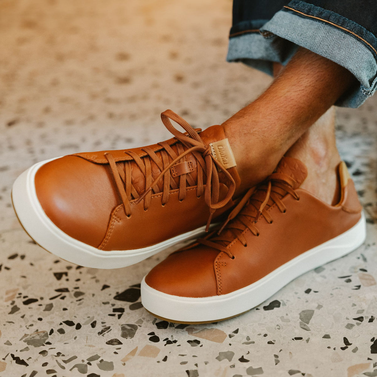 OluKai | Lae‘ahi Lī ‘Ili Men's Leather Sneakers - Kukui Brown