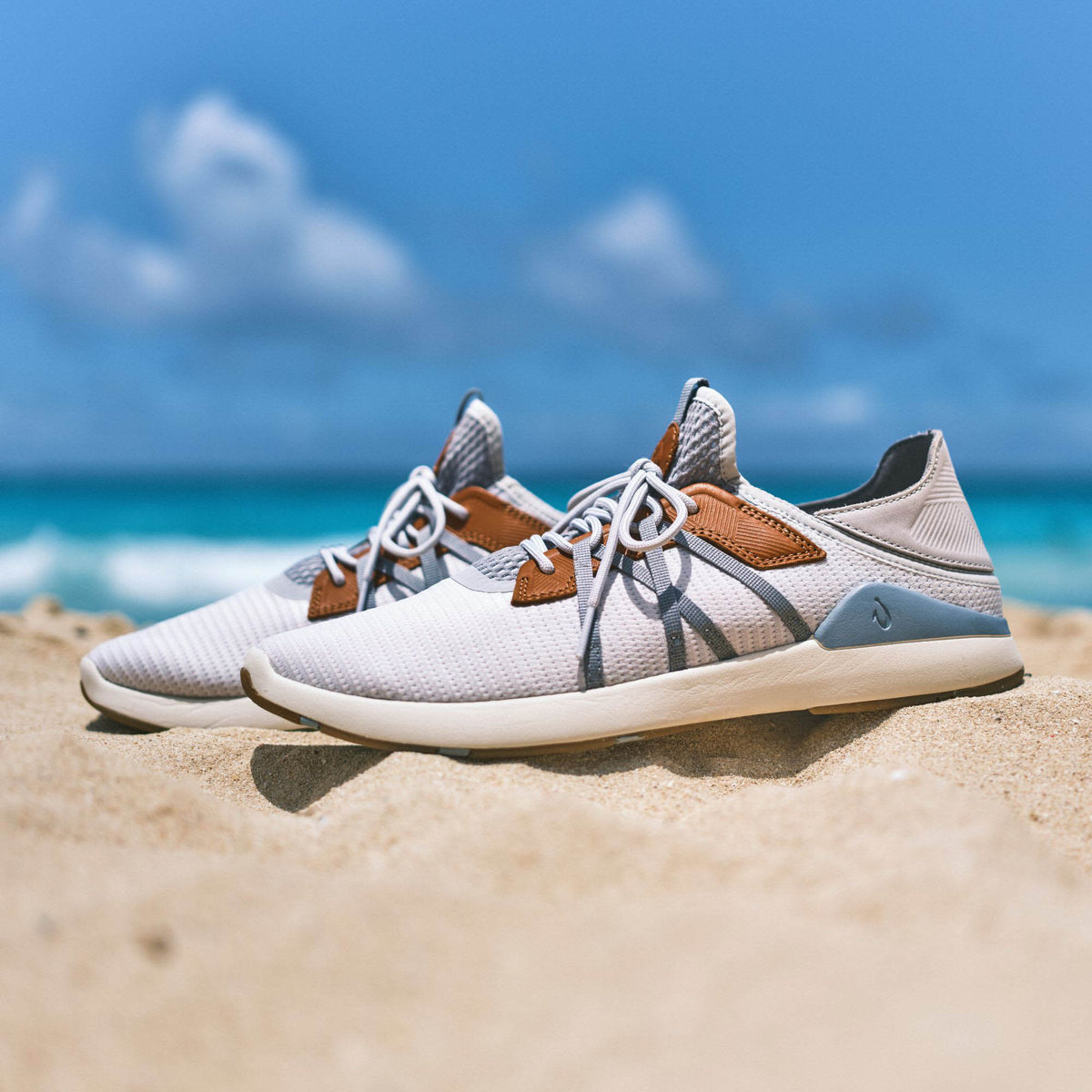 OluKai | Mio Lī Men's Athletic Shoes - Mist Grey / Poi