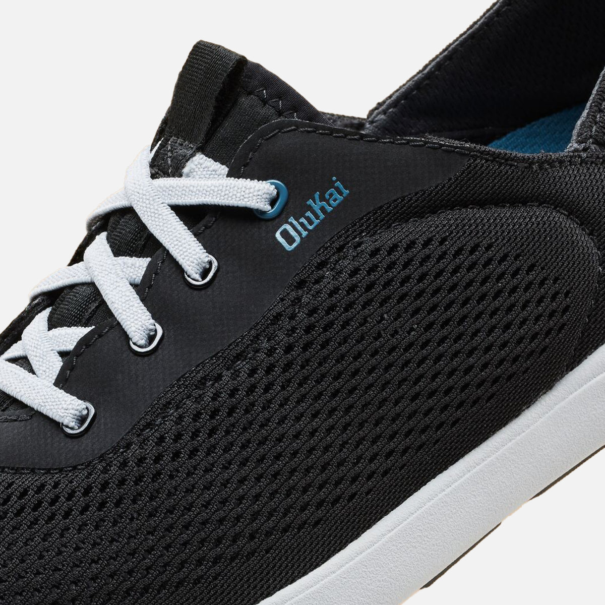 OluKai | Moku Pae Men's Boat Shoes - Black / Blue Coral
