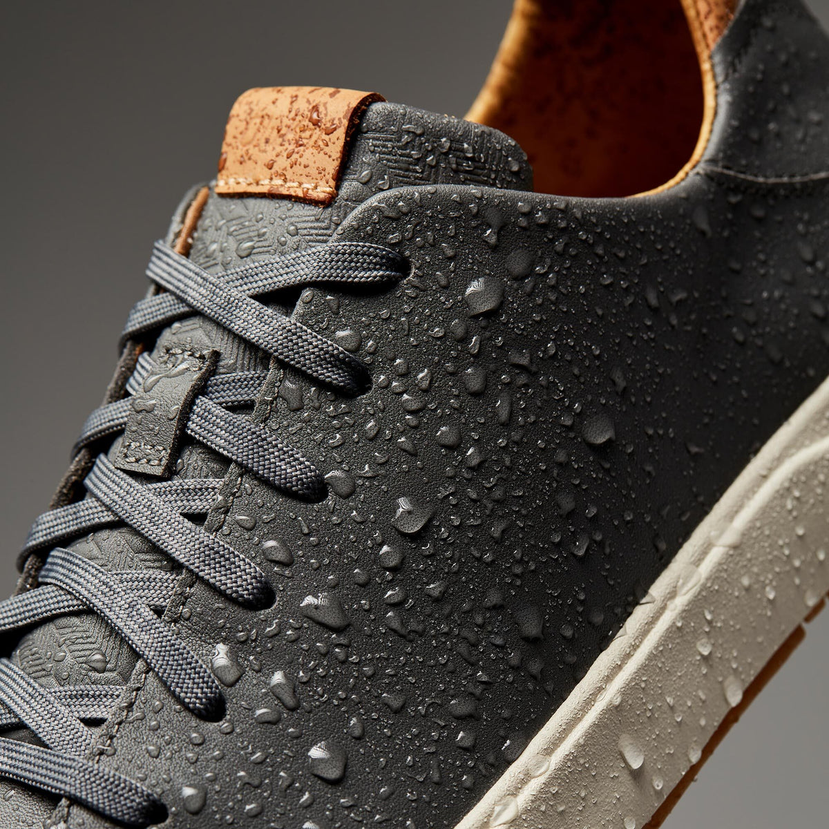 OluKai | Lae‘ahi Lī ‘Ili Men's Leather Sneakers - Stone