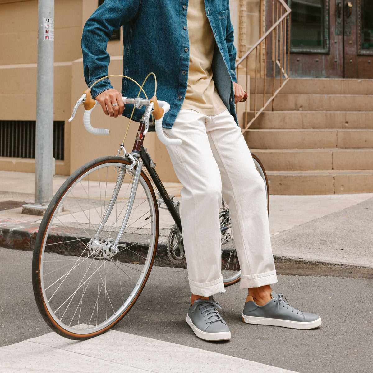 OluKai | Lae‘ahi Lī ‘Ili Men's Leather Sneakers - Stone