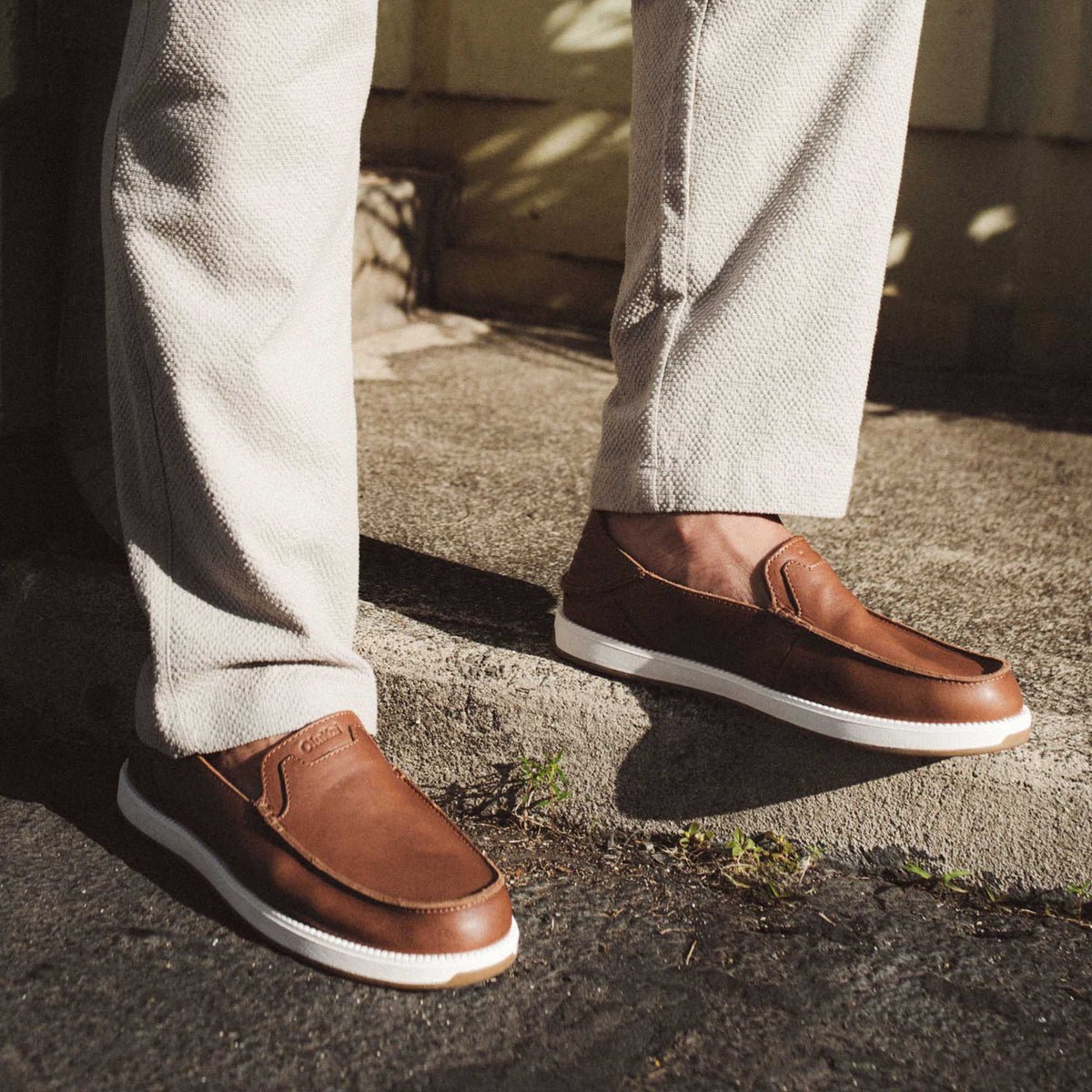 OluKai | Kākaha Nia Men‘s Leather Slip-On Shoes - Fox