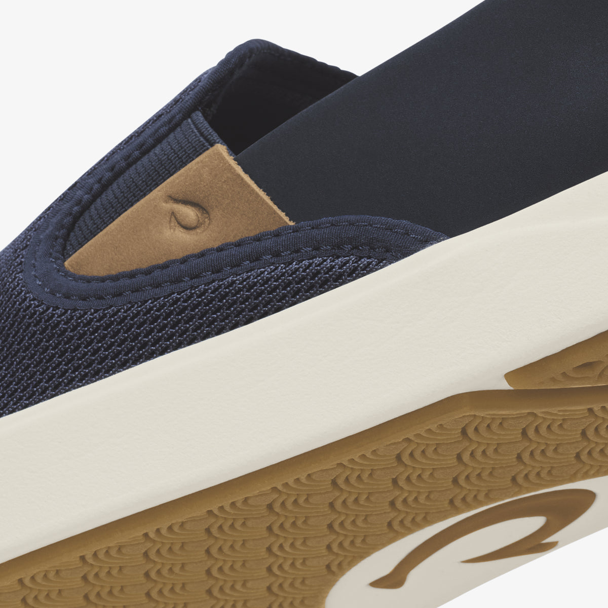 OluKai | Lae'ahi Nui - Trench Blue / Tan