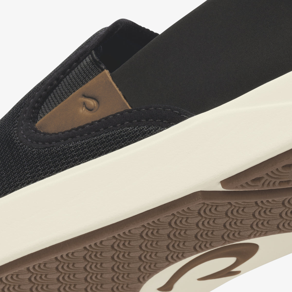 OluKai | Lae'ahi Nui - Black / Tan