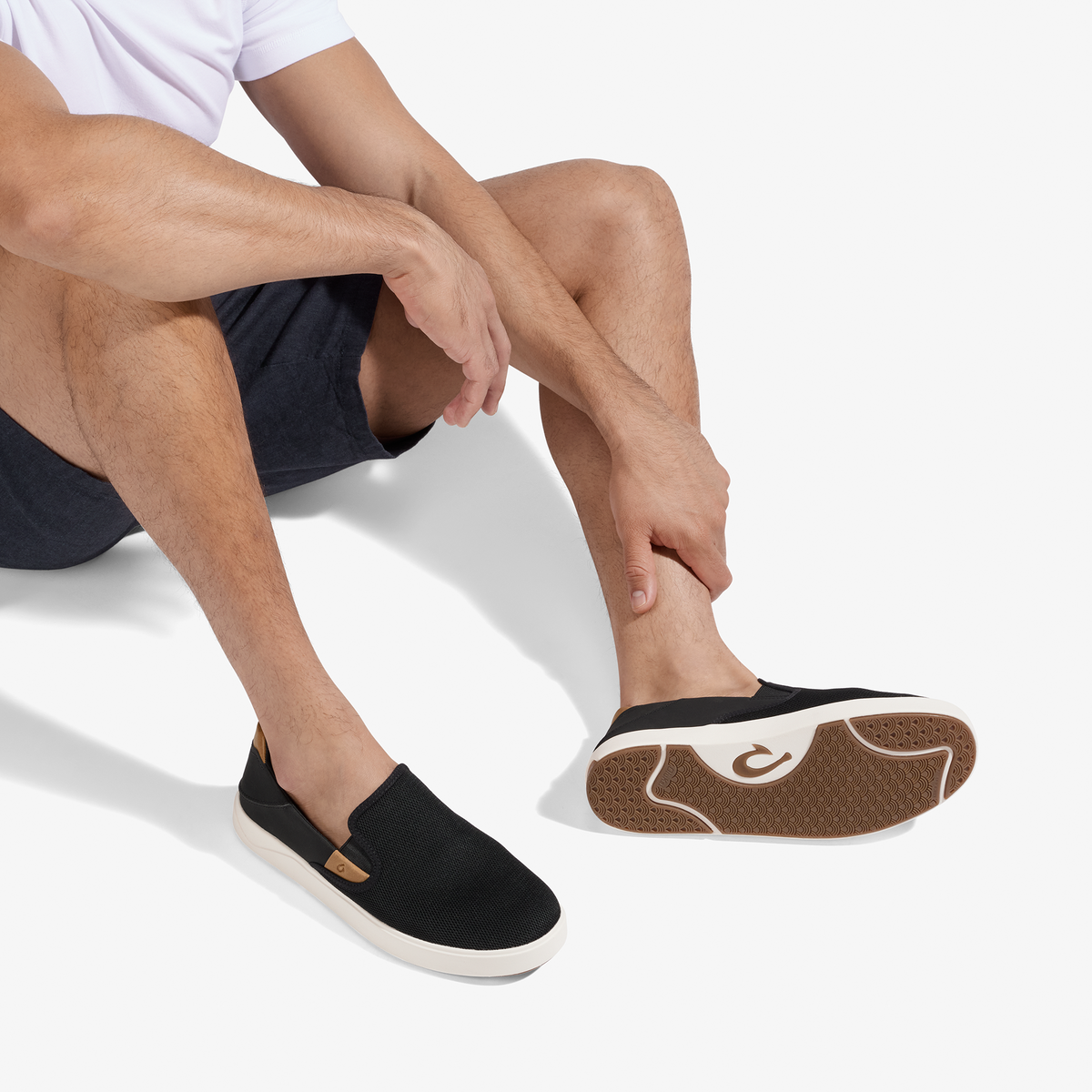 OluKai | Lae'ahi Nui - Black / Tan