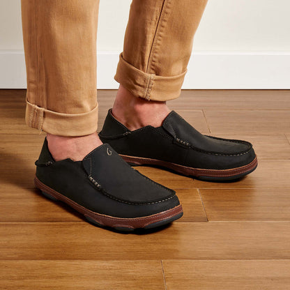 OluKai | Moloā Men's Leather Slip On Shoes - Black / Toffee