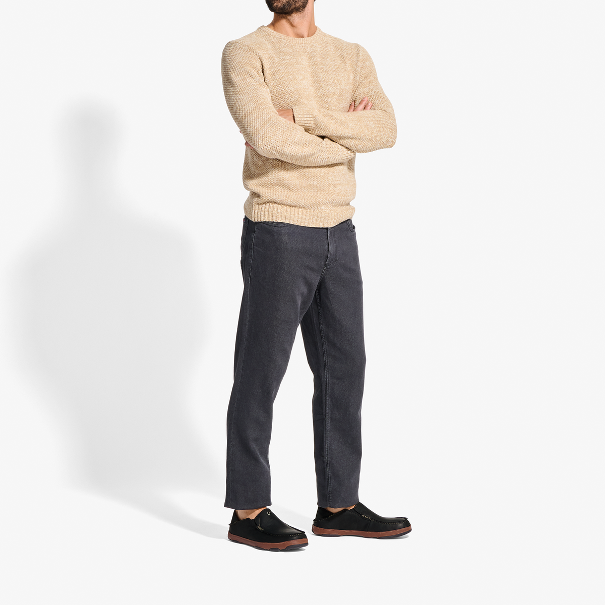 OluKai | Moloā Men's Leather Slip On Shoes - Black / Toffee