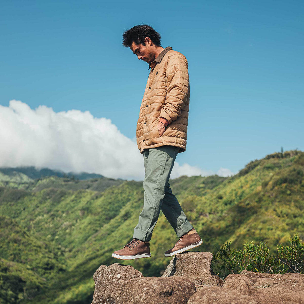 OluKai | Kekaha Men’s Chukka Boots - Toffee / Off White