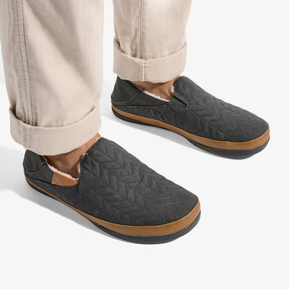 OluKai | Hanohano Men’s Waxed Canvas Slippers - Dark Shadow
