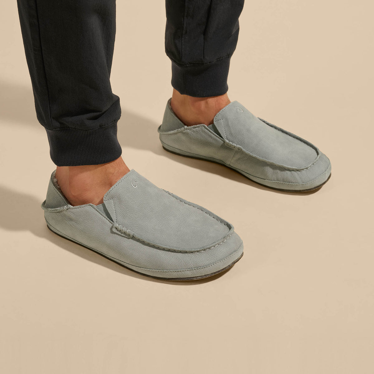 OluKai | Moloā Men's Leather Slippers - Kona Coffee