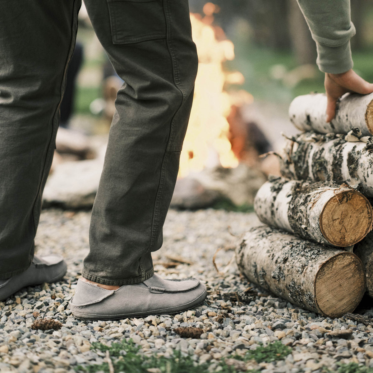OluKai | Moloā Men's Leather Slippers - Kona Coffee