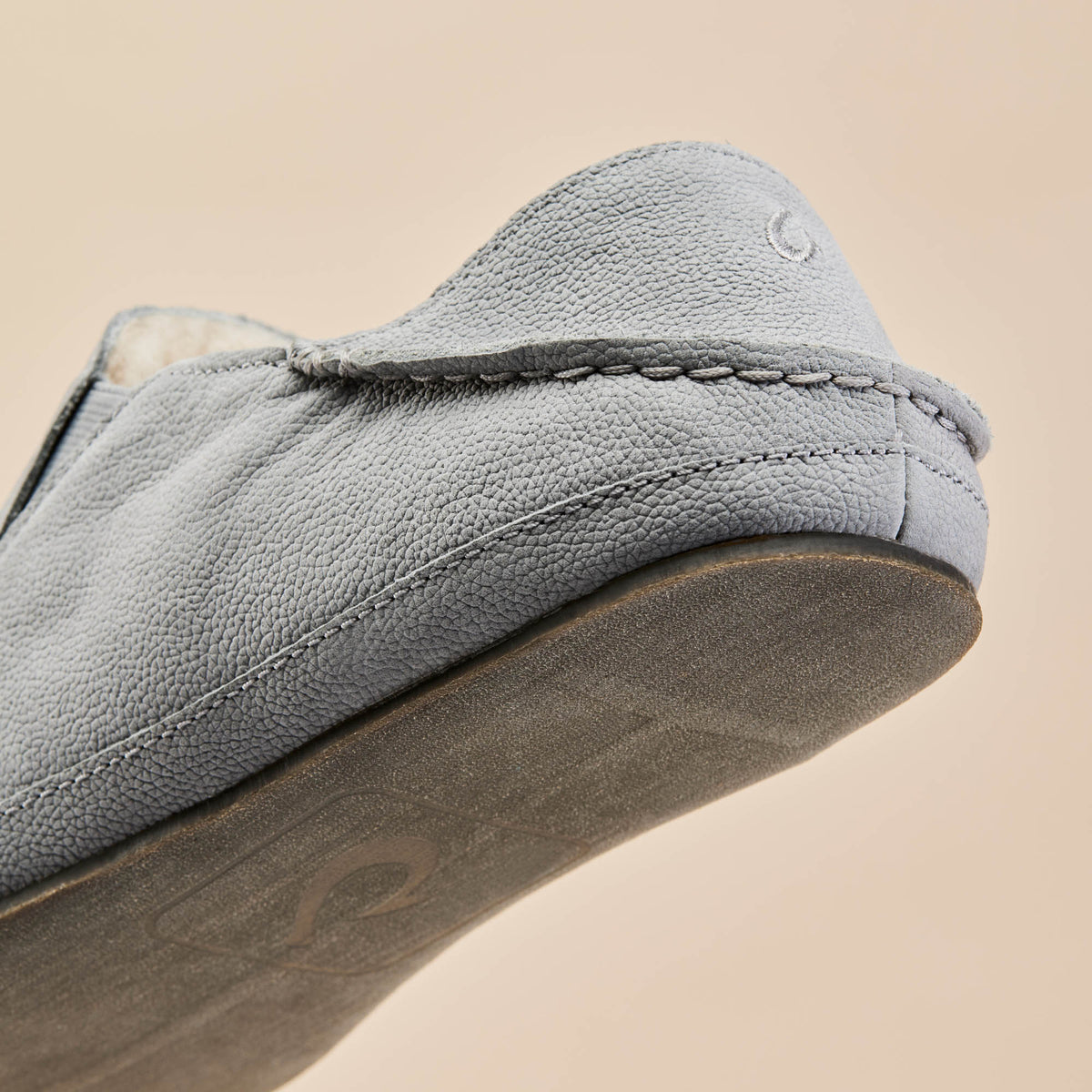 OluKai | Moloā Men's Leather Slippers - Kona Coffee