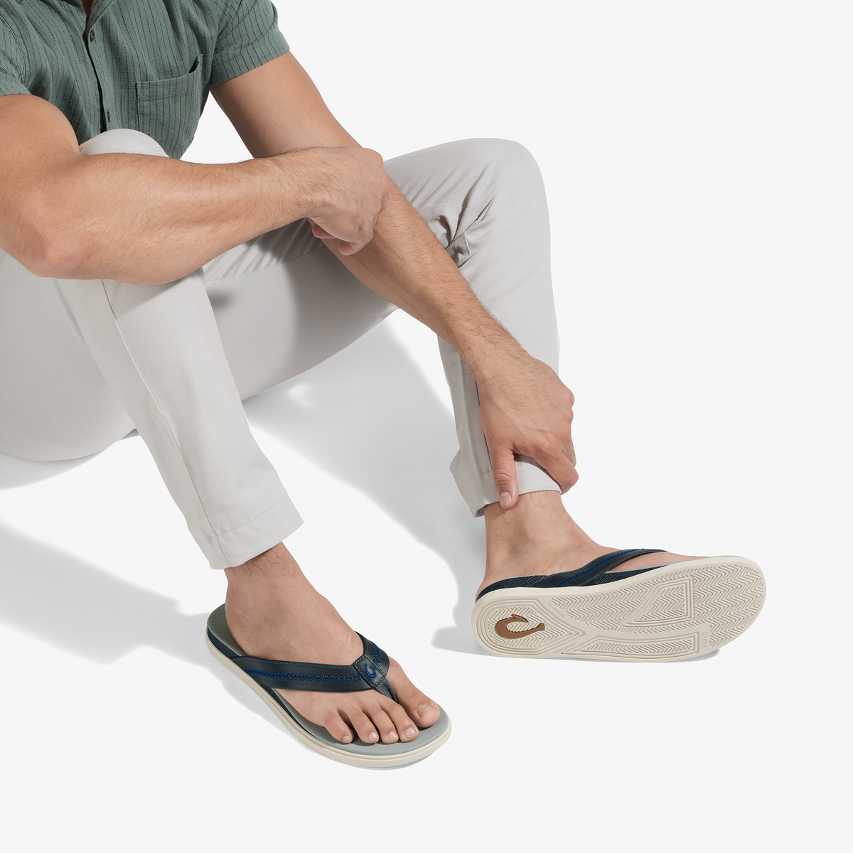 OluKai | Shoreline - Rock / Pale Grey