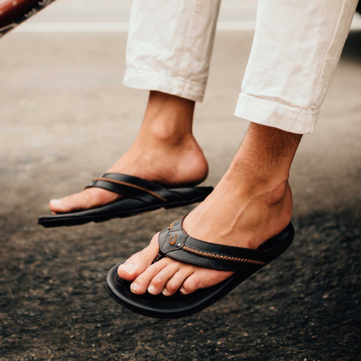 OluKai | Mea Ola Men's Leather Beach Sandals - Dark Java