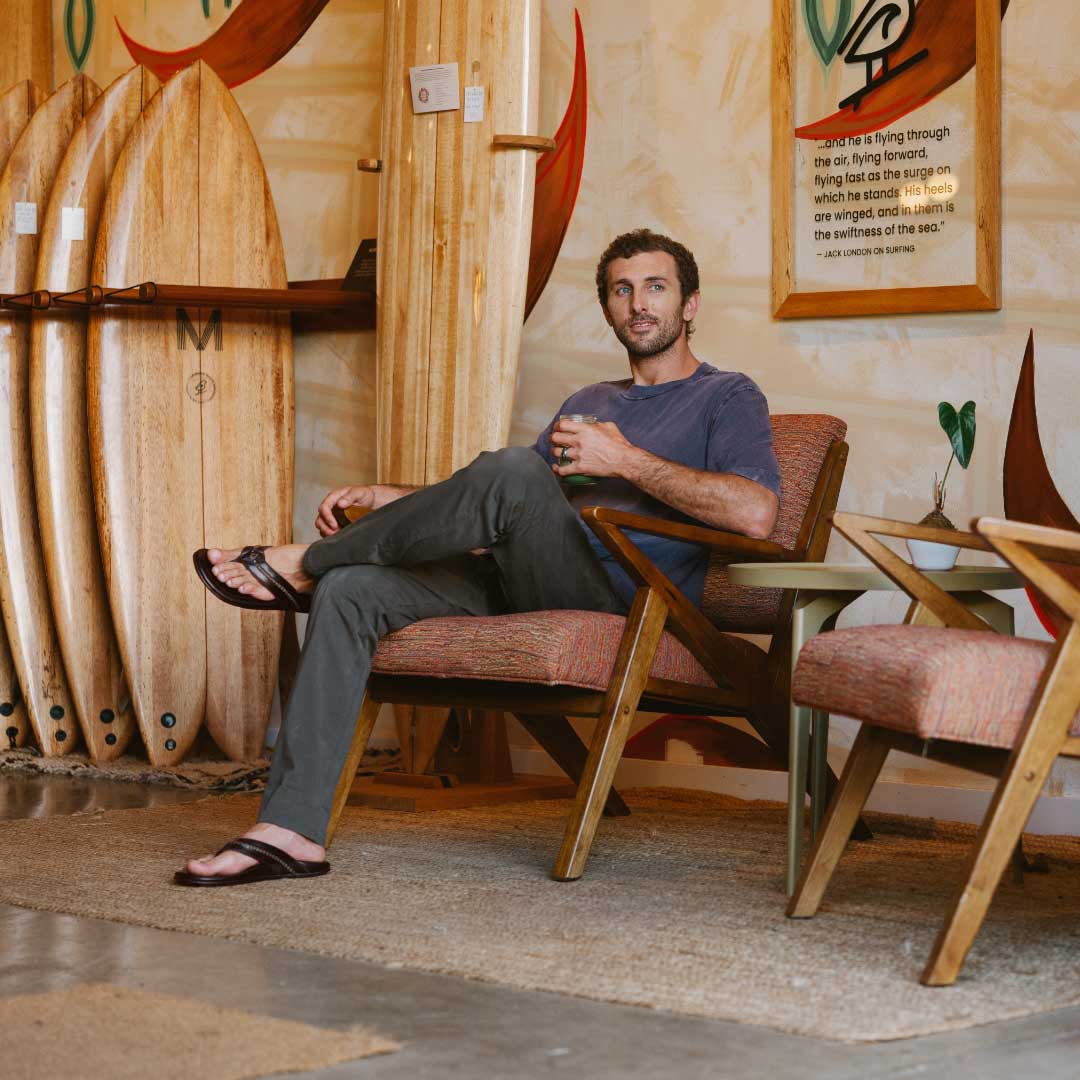 OluKai | Mea Ola Men's Leather Beach Sandals - Dark Java