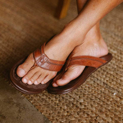 OluKai | Hiapo - Rum / Dark Wood Men’s Leather Beach Sandals