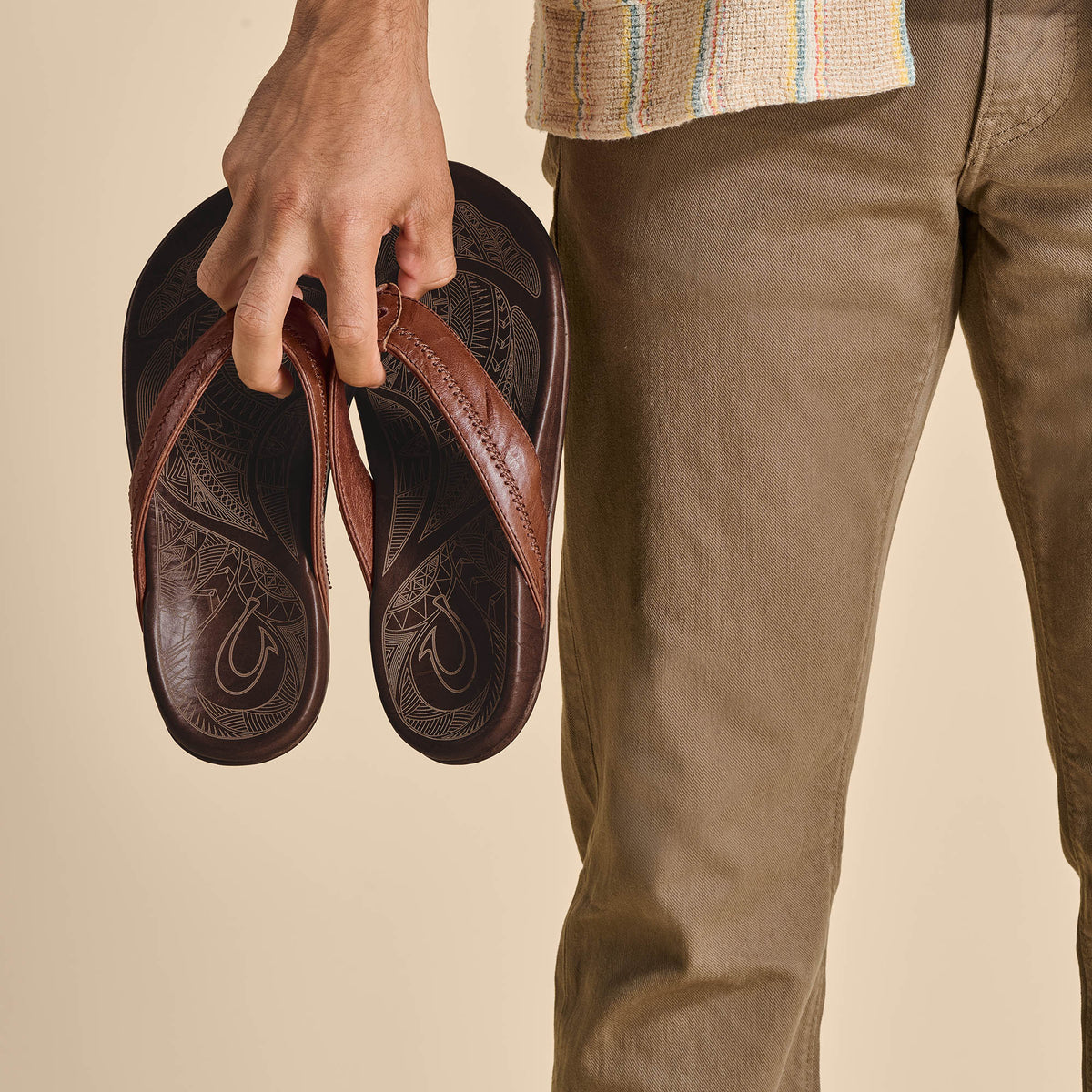 OluKai | Hiapo - Rum / Dark Wood Men’s Leather Beach Sandals