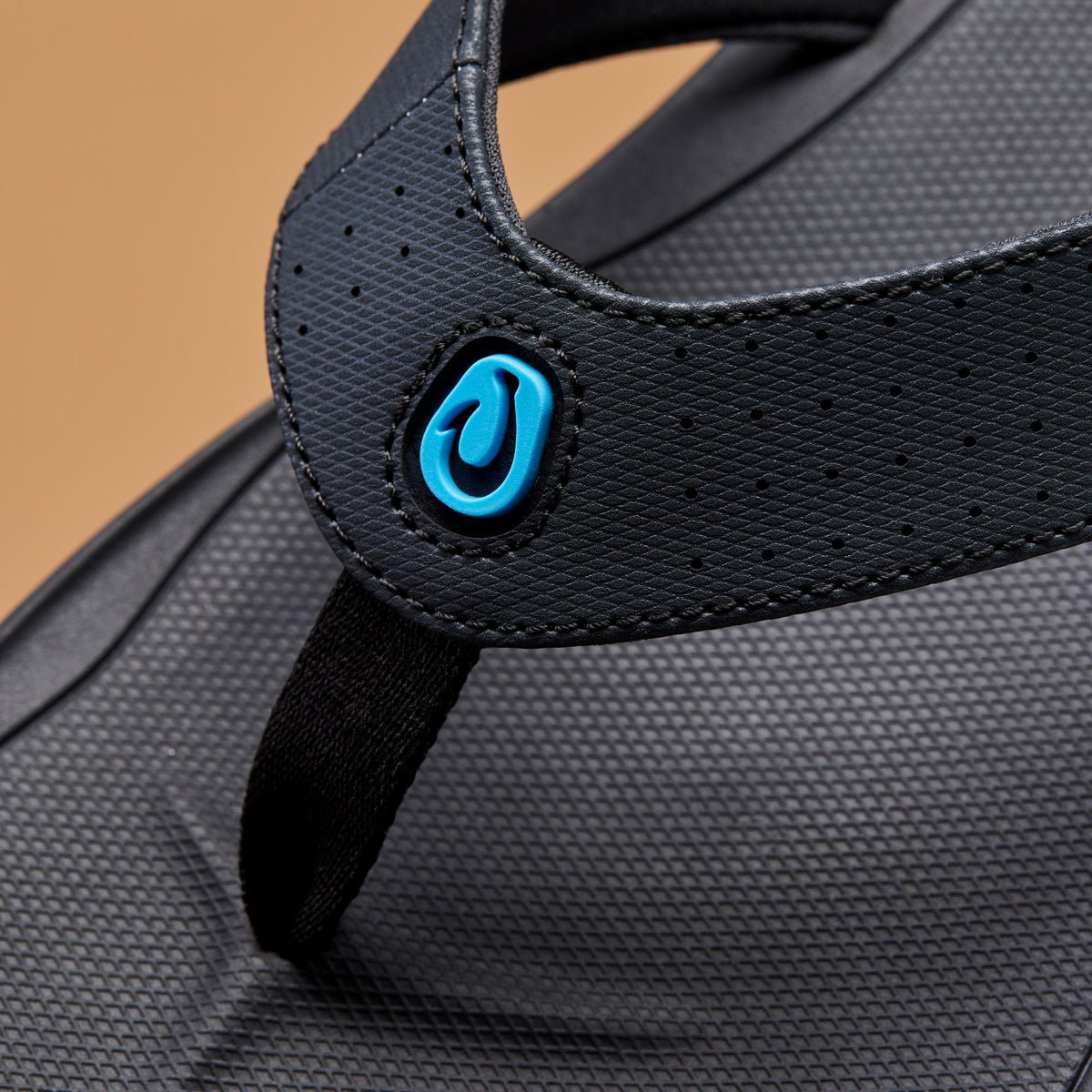 OluKai | Ki‘i Men’s Water Ready Beach Sandals - Lava Rock / Bold Blue