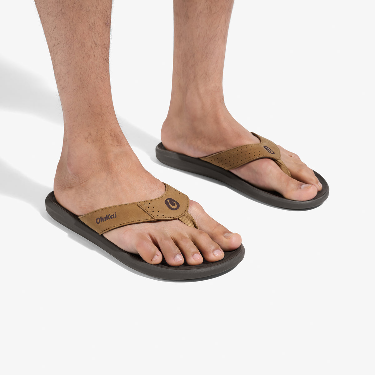 OluKai | Pili - Tan / Dark Java
