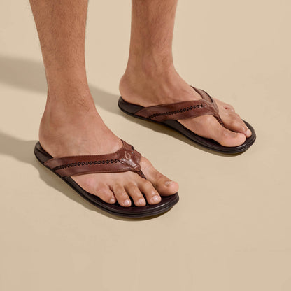 OluKai | Mea Ola Men's Leather Sandals - Tan / Dark Java