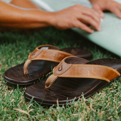 OluKai | Hikianalia - Tan / Dark Java