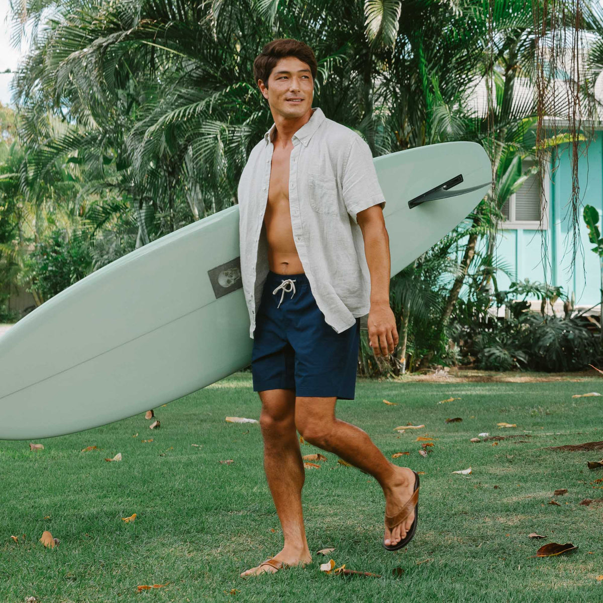 OluKai | Hikianalia - Tan / Dark Java