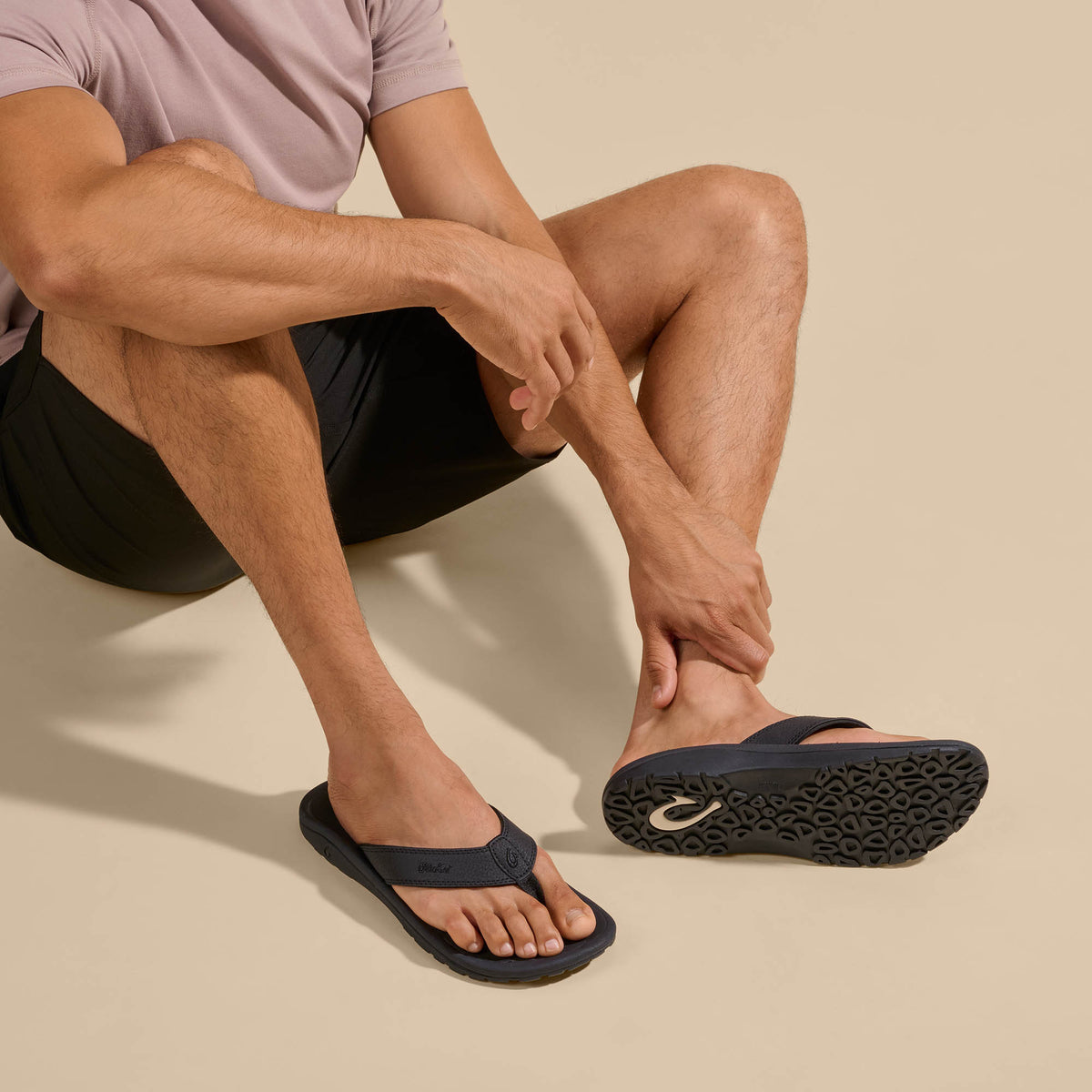 OluKai | ‘Ohana Men's Best Selling Beach Sandals - Black