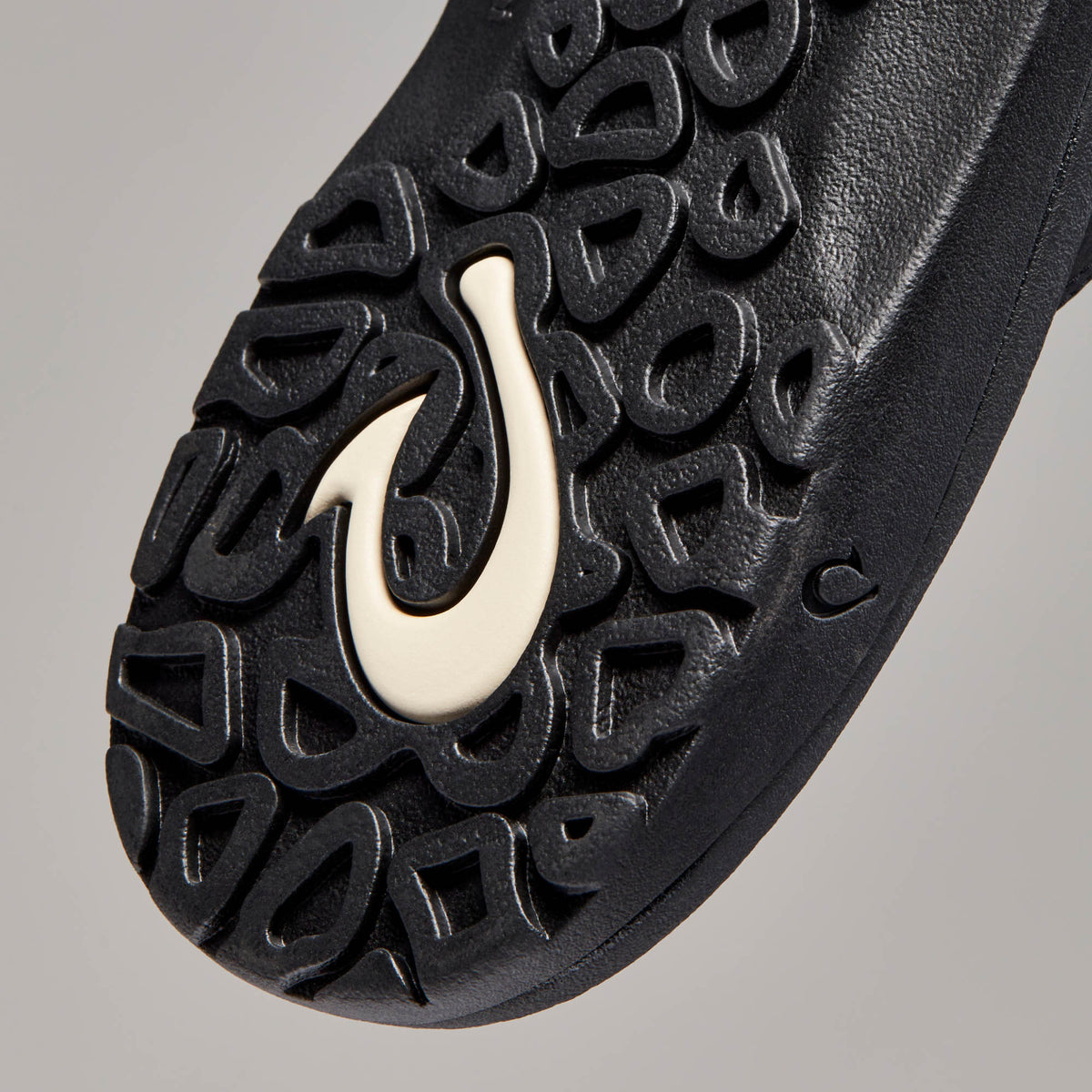 OluKai | ‘Ohana Men's Best Selling Beach Sandals - Black