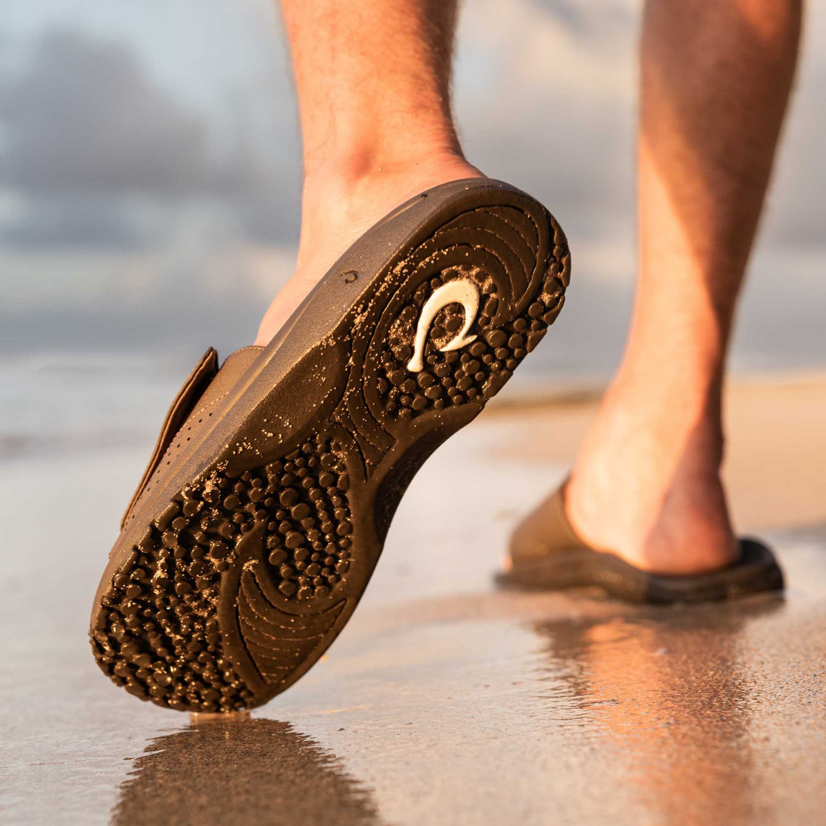 OluKai | Nalu Slide Men's Beach Slide Sandals - Dark Java