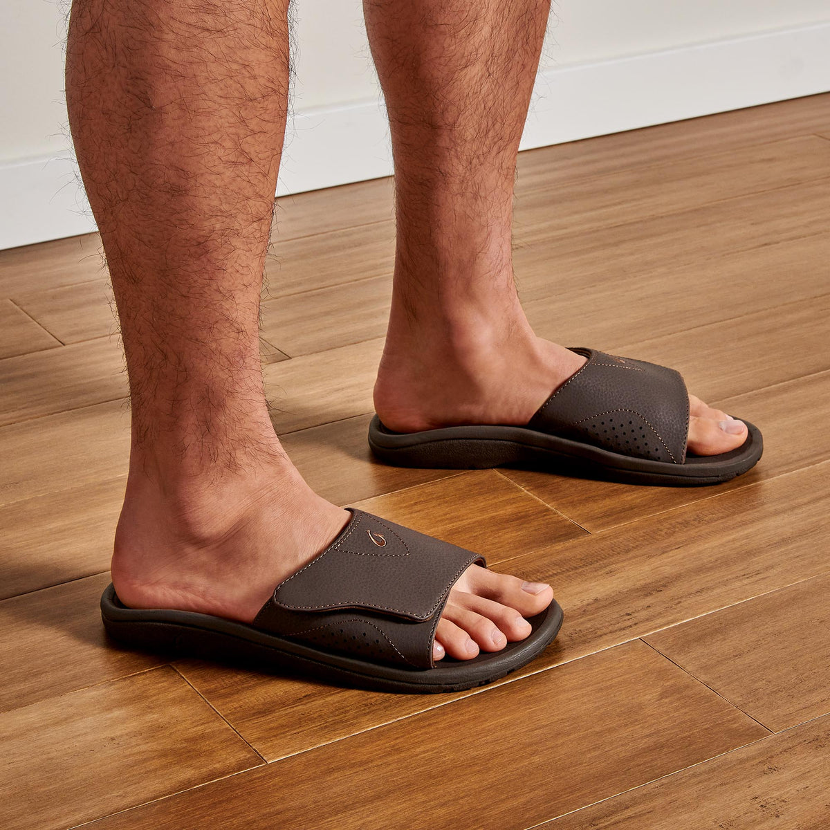OluKai | Nalu Slide Men's Beach Slide Sandals - Dark Java
