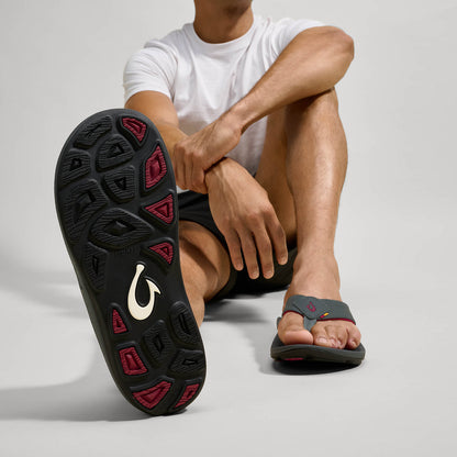 OluKai | Kīpī Men’s Comfortable Beach Sandals - Dark Shadow