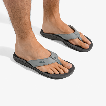 OluKai | ‘Ohana Men's Best Selling Beach Sandals - Ash / Rock