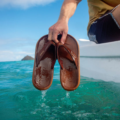 OluKai | Pili Men’s Waterproof Leather Sandals - Fox