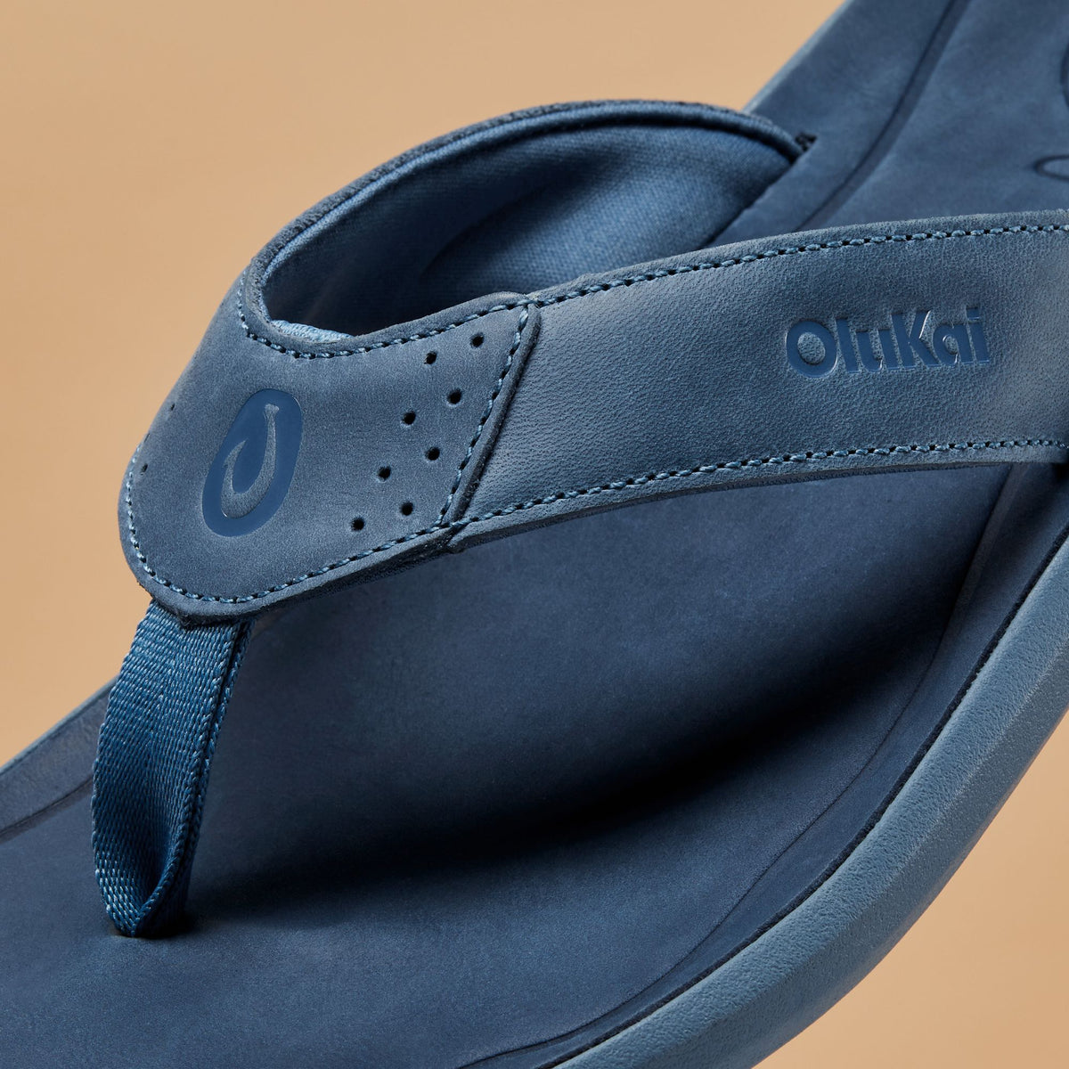 OluKai | Pili Men’s Waterproof Leather Sandals - Blue Fog / Coastal Blue