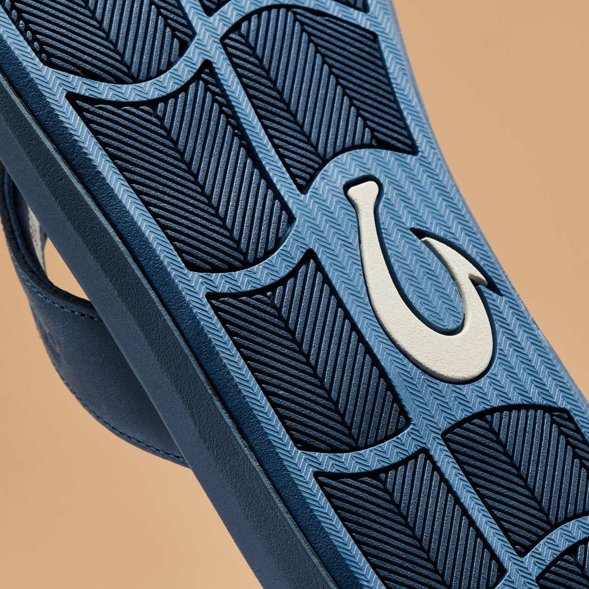 OluKai | Pili Men’s Waterproof Leather Sandals - Blue Fog / Coastal Blue