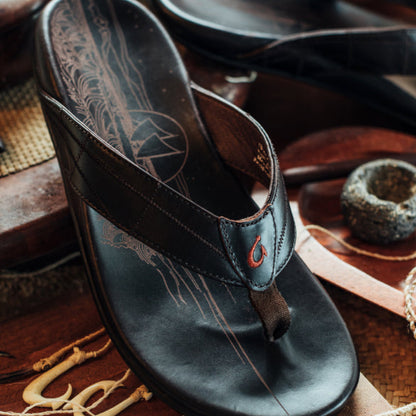 OluKai | Hōkūle‘a Kia - Dark Wood