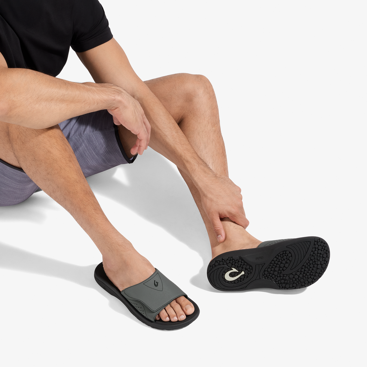 OluKai | Nalu Slide - Rock / Black