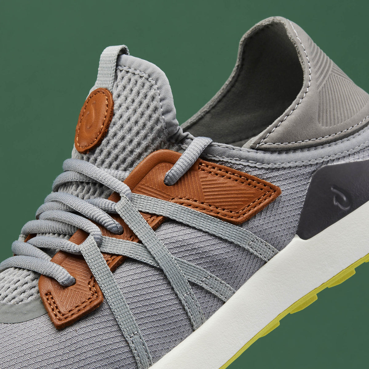 OluKai | Manele Men’s Breathable Golf Shoes - Poi / Charcoal