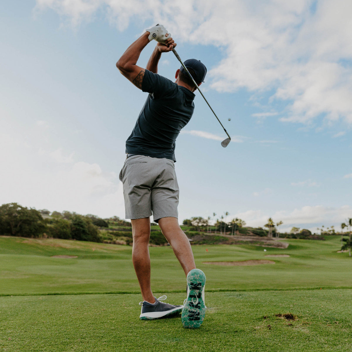 OluKai | Mākena Men’s Waterproof Golf Shoes - Mood Indigo