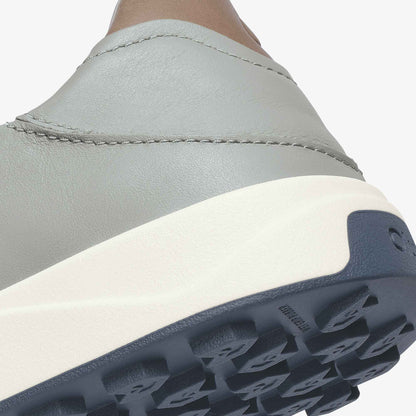OluKai | Wai‘alae - Grey Fog / Tan