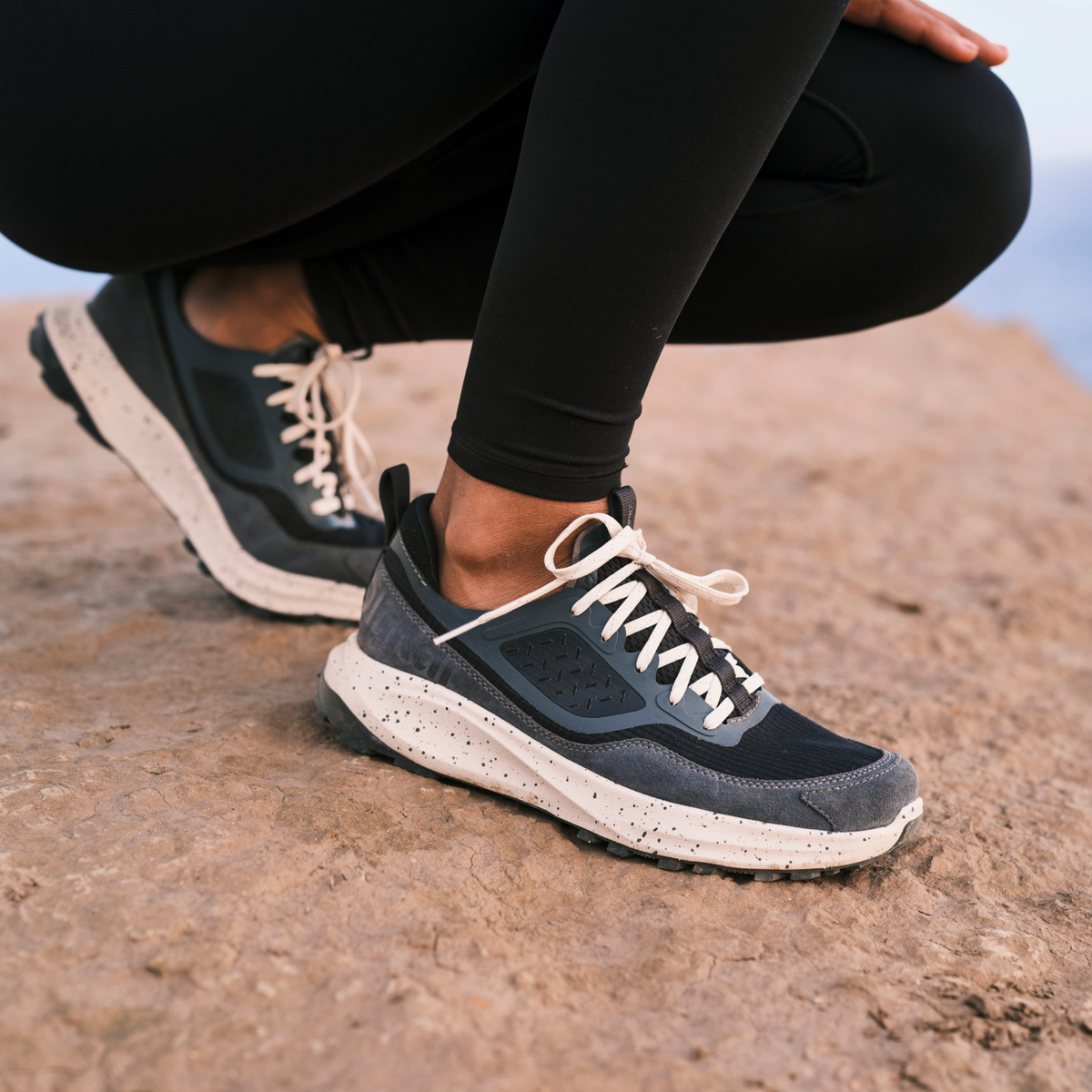 OluKai | Makiki - Lava Rock / Dk Shadow | Olukai