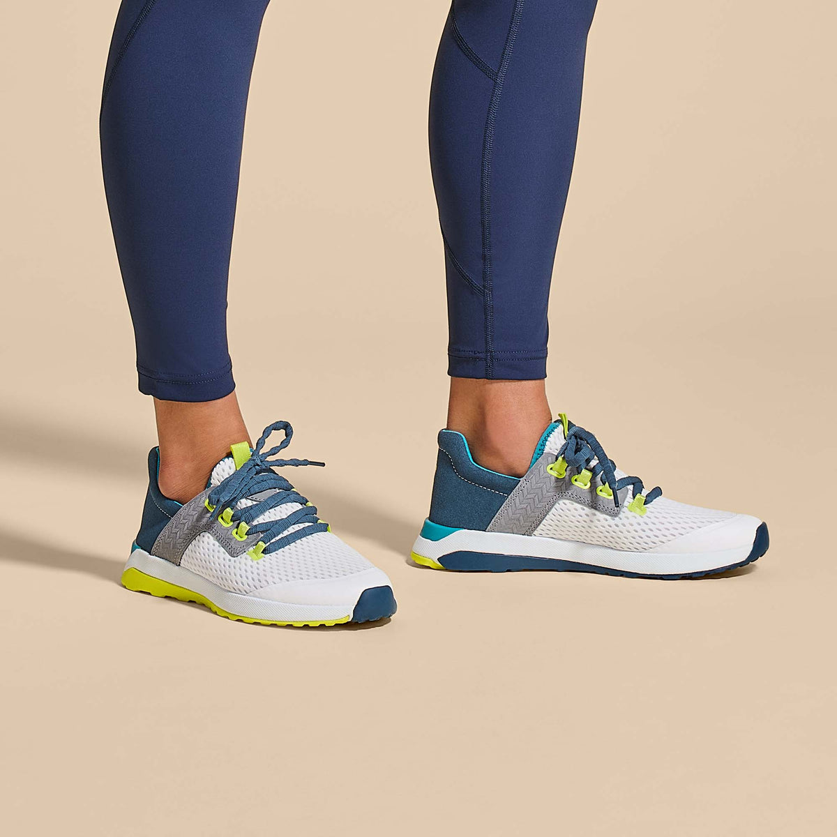 OluKai | Wailuku Women’s Athletic Shoes - Bright White / Lagoon