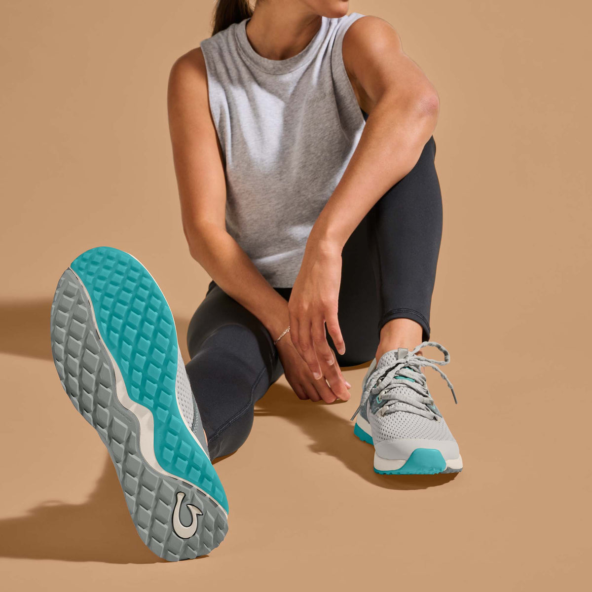 OluKai | Wailuku Women’s Athletic Shoes - Mist Grey