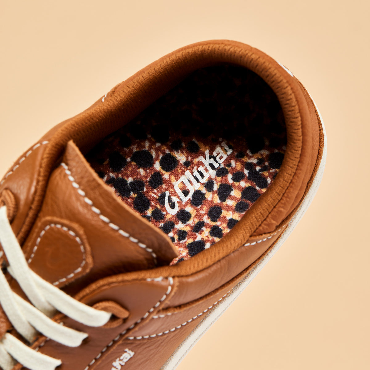 OluKai | Hā‘upu Women’s Leather Sneakers - Fox