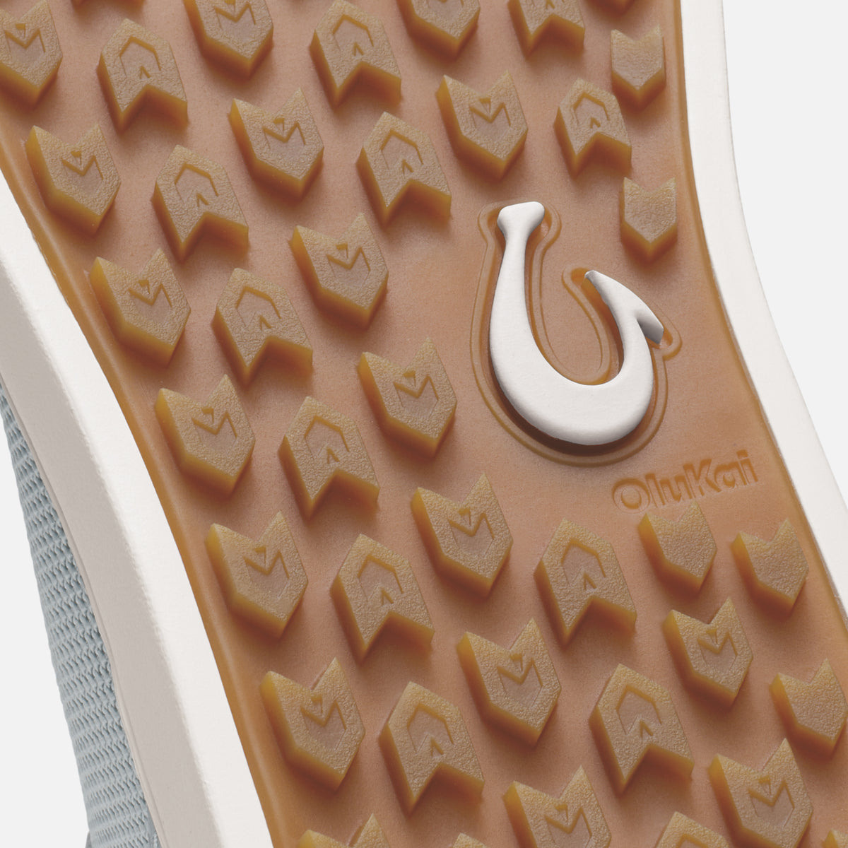 OluKai | Kiahuna - Cloud Grey / Tan