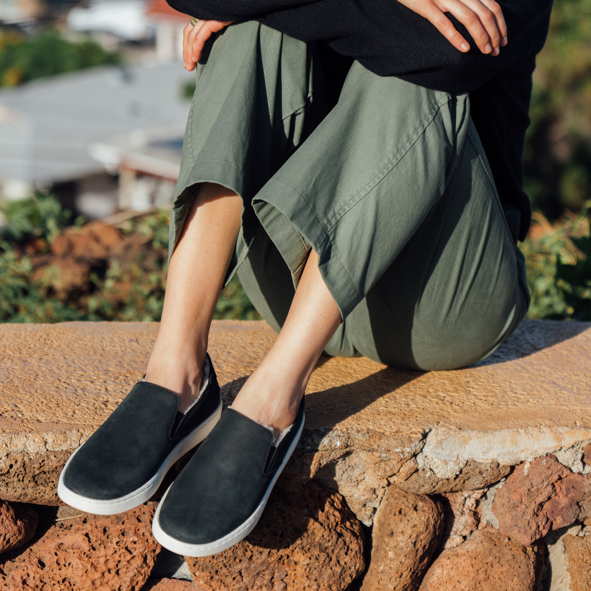OluKai | Pehuea Cozy - Lava Rock