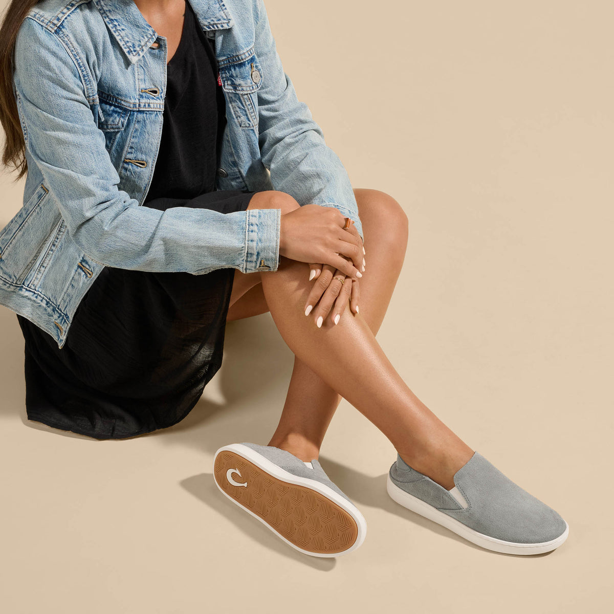 OluKai | Pehuea Luxe Women’s Suede Shoes - Ash
