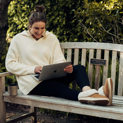 OluKai | Ku‘i Women‘s Slip-On Slippers - Tan / Bone